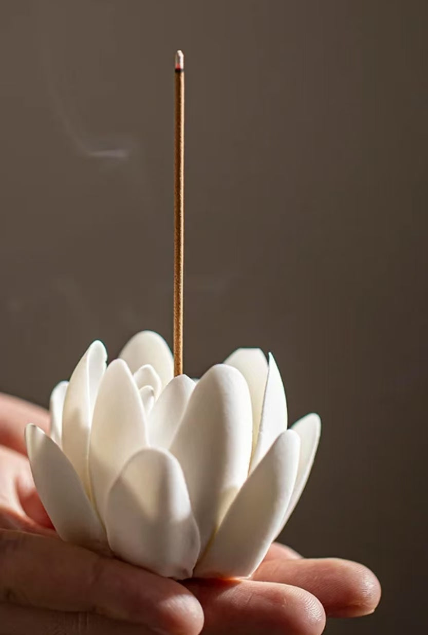 Handcrafted Ceramic White Lotus Incense Holder - Zen-Inspired Tabletop Incense Burner for Home and Tea Ceremony Accessories