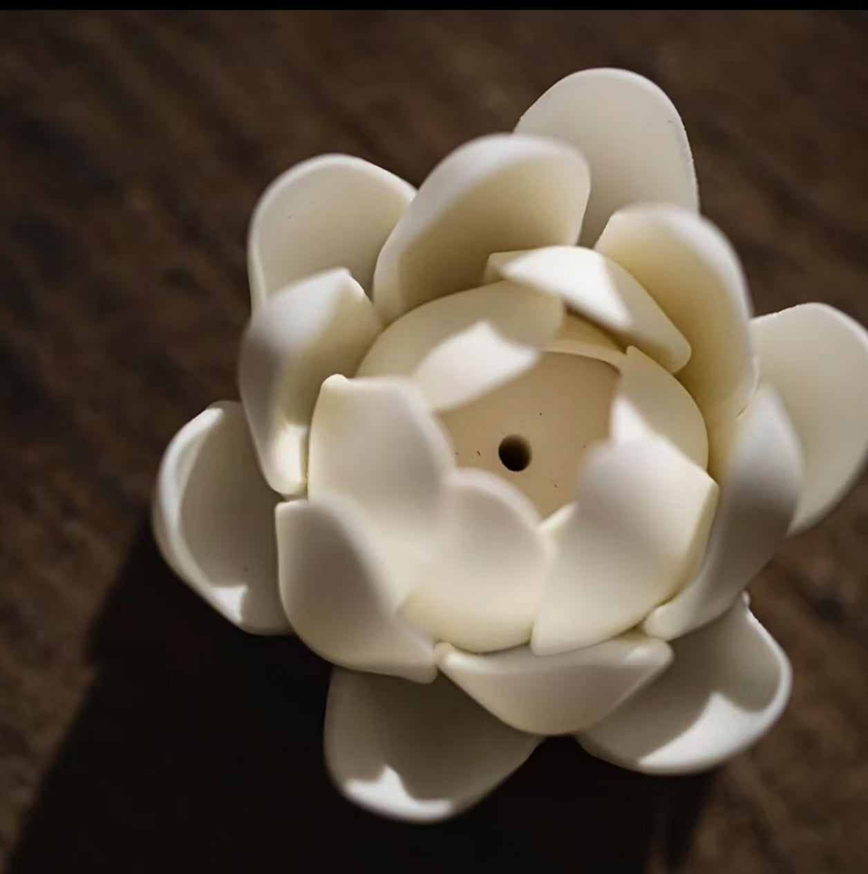 Handcrafted Ceramic White Lotus Incense Holder - Zen-Inspired Tabletop Incense Burner for Home and Tea Ceremony Accessories