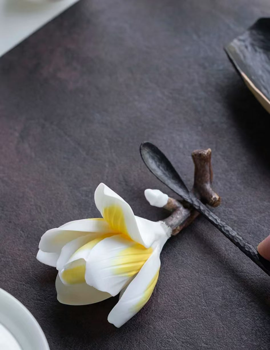 Zhenpin Tang Tea Ceremony · Dapu Incense Stick Holder - Zen Magnolia Ceramic Incense Stand for Home Aromatherapy and Meditation